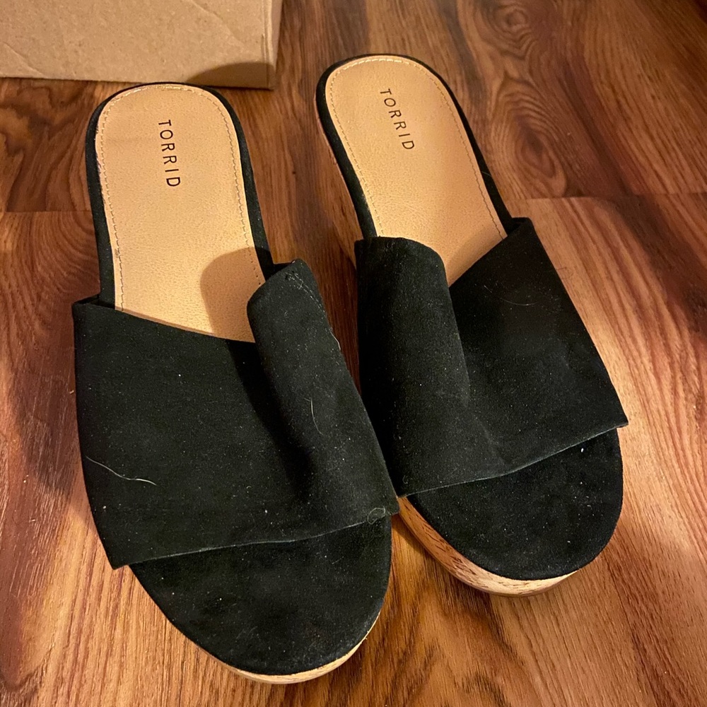 Black and Tan heals size 11